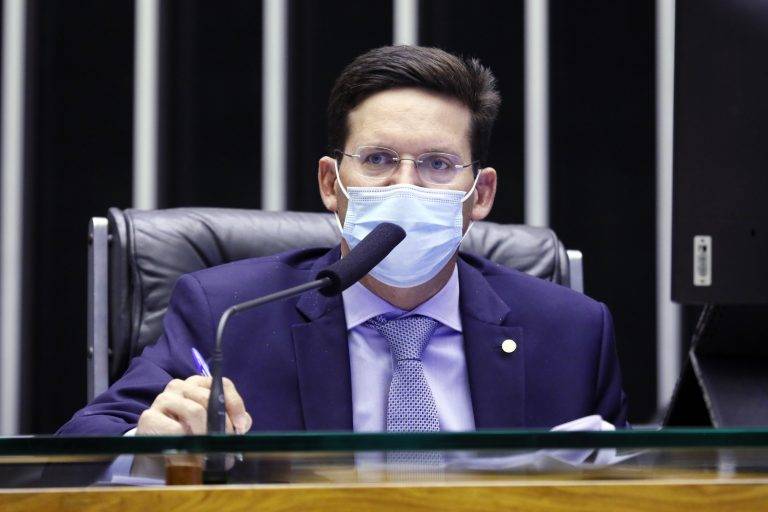 Advogados, corretores e arquitetos terão linha de crédito especial de até R$ 100 mil